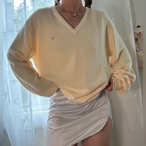 Christian Dior vintage knit pastel yellow sweater - Picture 2 of 8